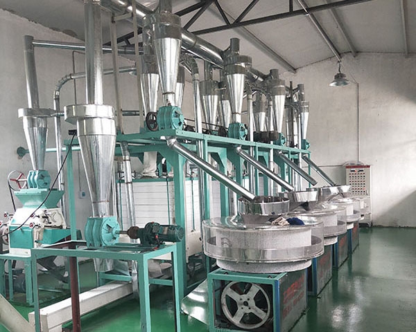 全自動(dòng)石磨面粉機(jī)常見的問題，在您操作之前了解多少呢?石磨面粉機(jī)廠家鑫峰面粉機(jī)械廠為您講述